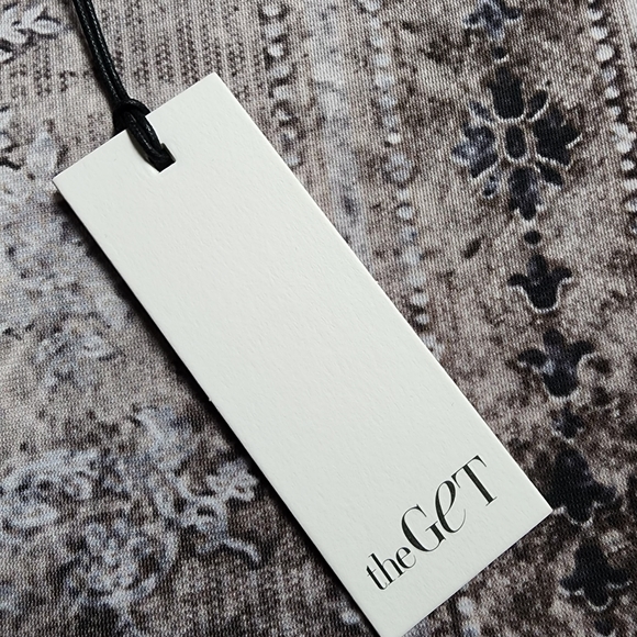 the GeT Purple Velvet Puff Sleeve Top - Picture 9 of 9